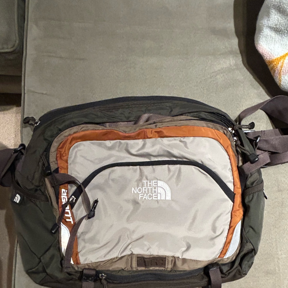 North Face Offsite Messenger Bag